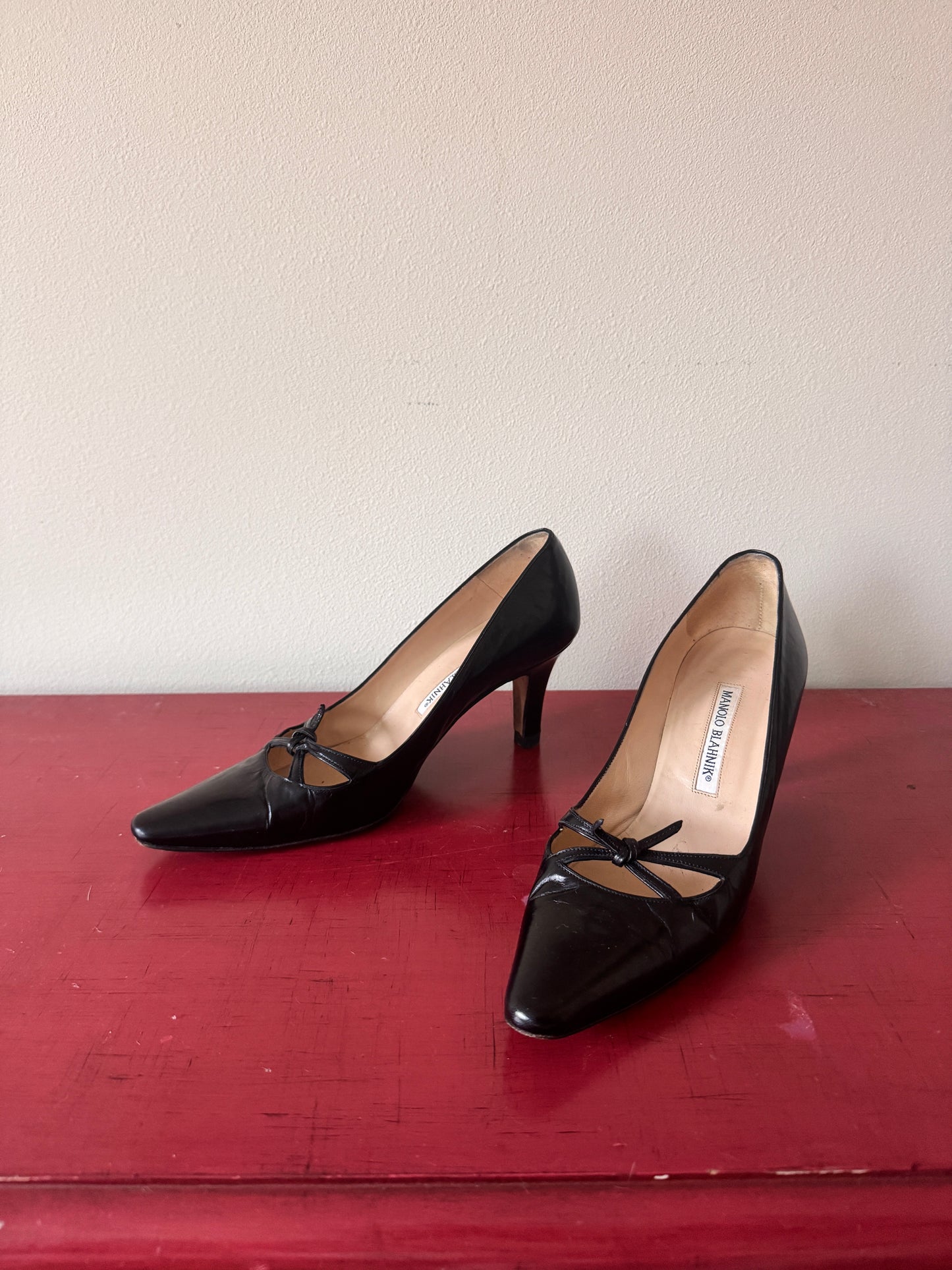 Manolo Blahnik Bow Heels, 38